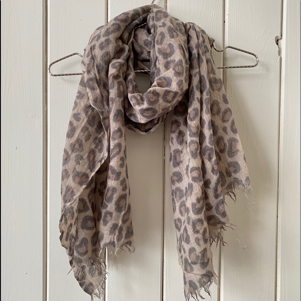 Aritzia scarf
